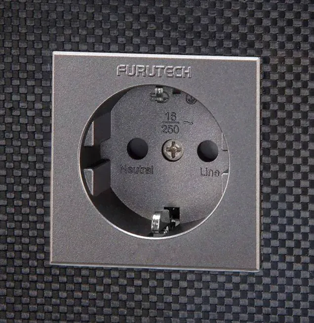 Furutech FT-SWS(R) Carbon