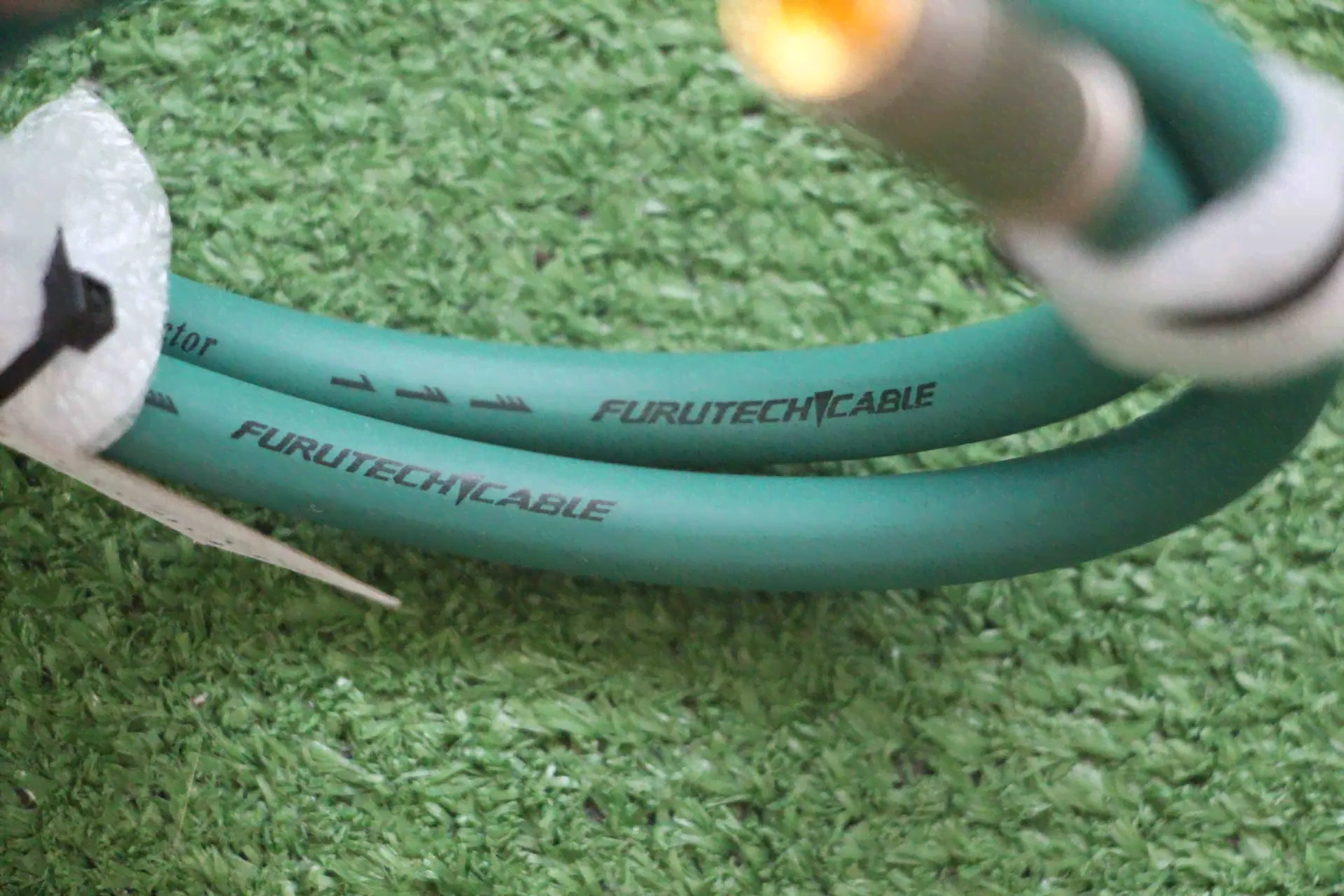 Furutech FX Alpha Jack 3.5-RCA разная длина-0