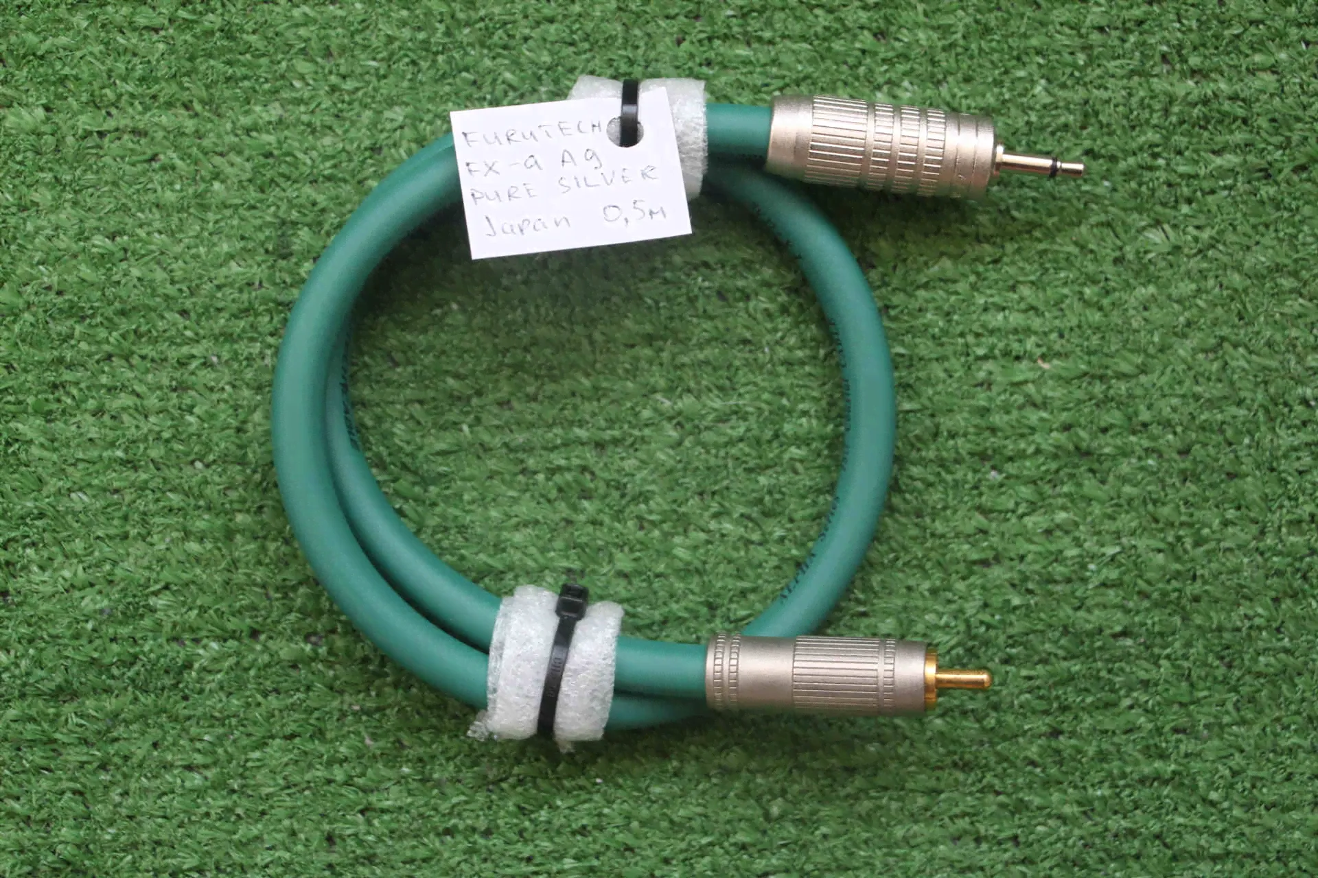 Furutech FX Alpha Jack 3.5-RCA разная длина-1