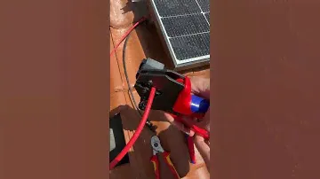 Crimping System Pliers for MC4 EVO 2 in action